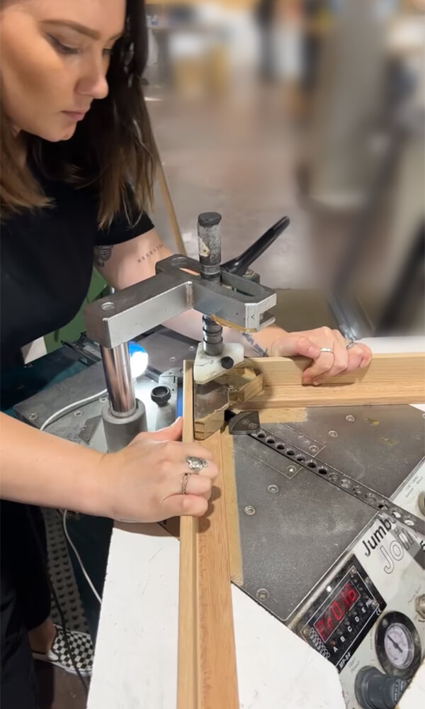 Eloise joining frame with v-nailer V-nailing picture frame corner