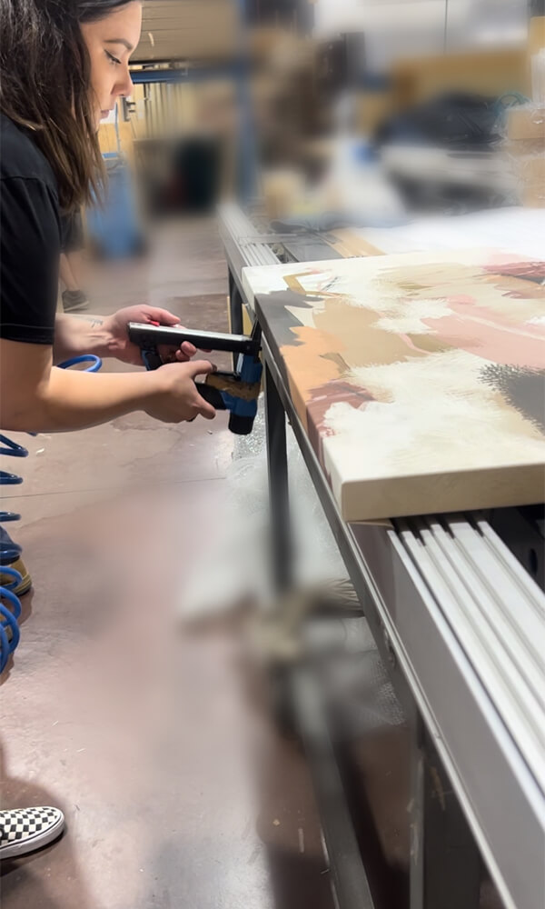 Eloise stretching canvas Eloise stretching canvas