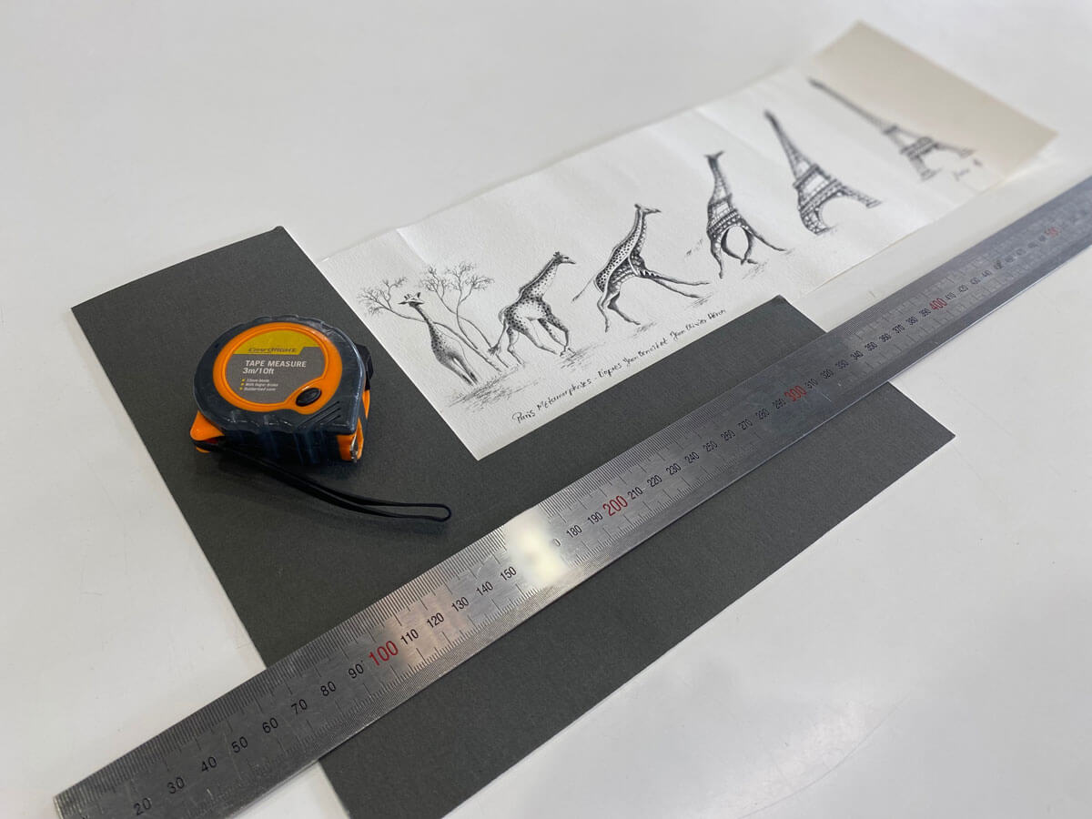 Picture frame measuring tools measuring artwork in mm