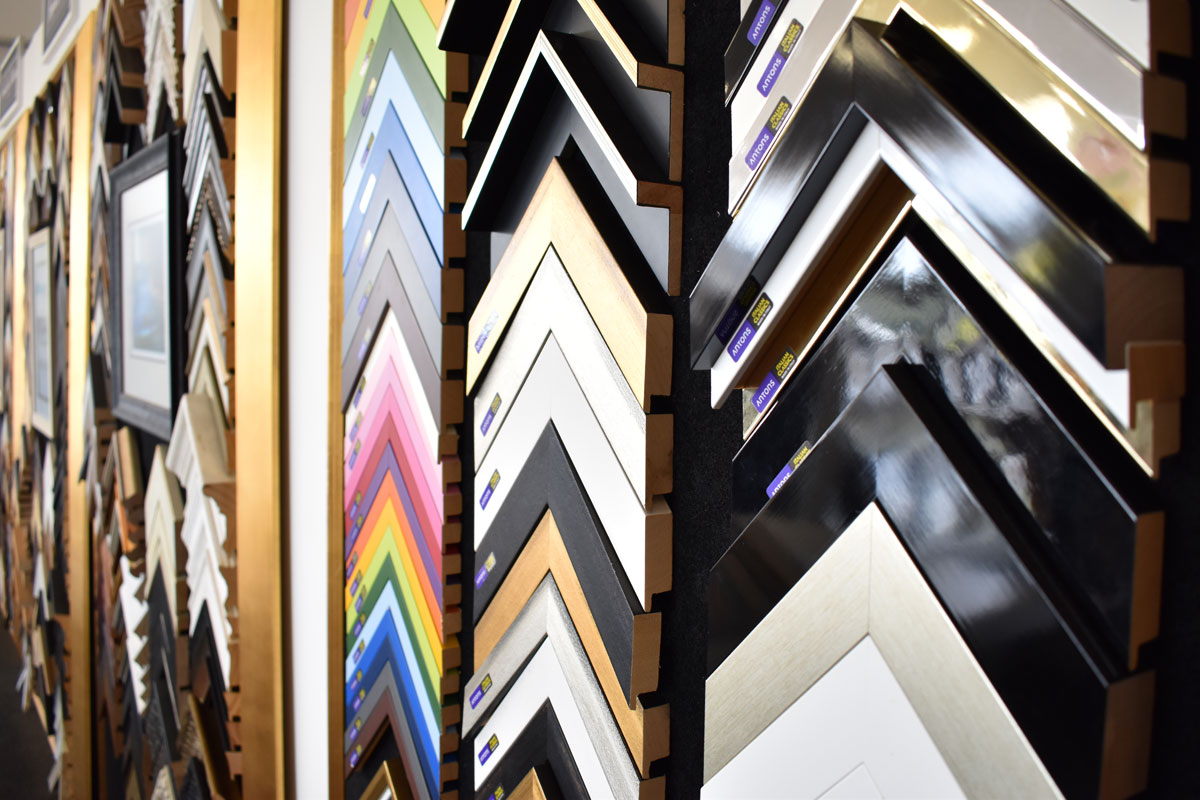 Selecting picture frames